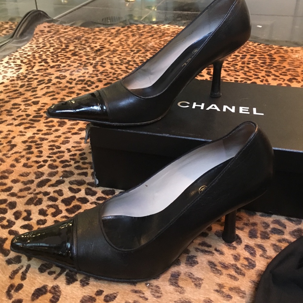 Chanel classic pumps - Picture 3 of 3