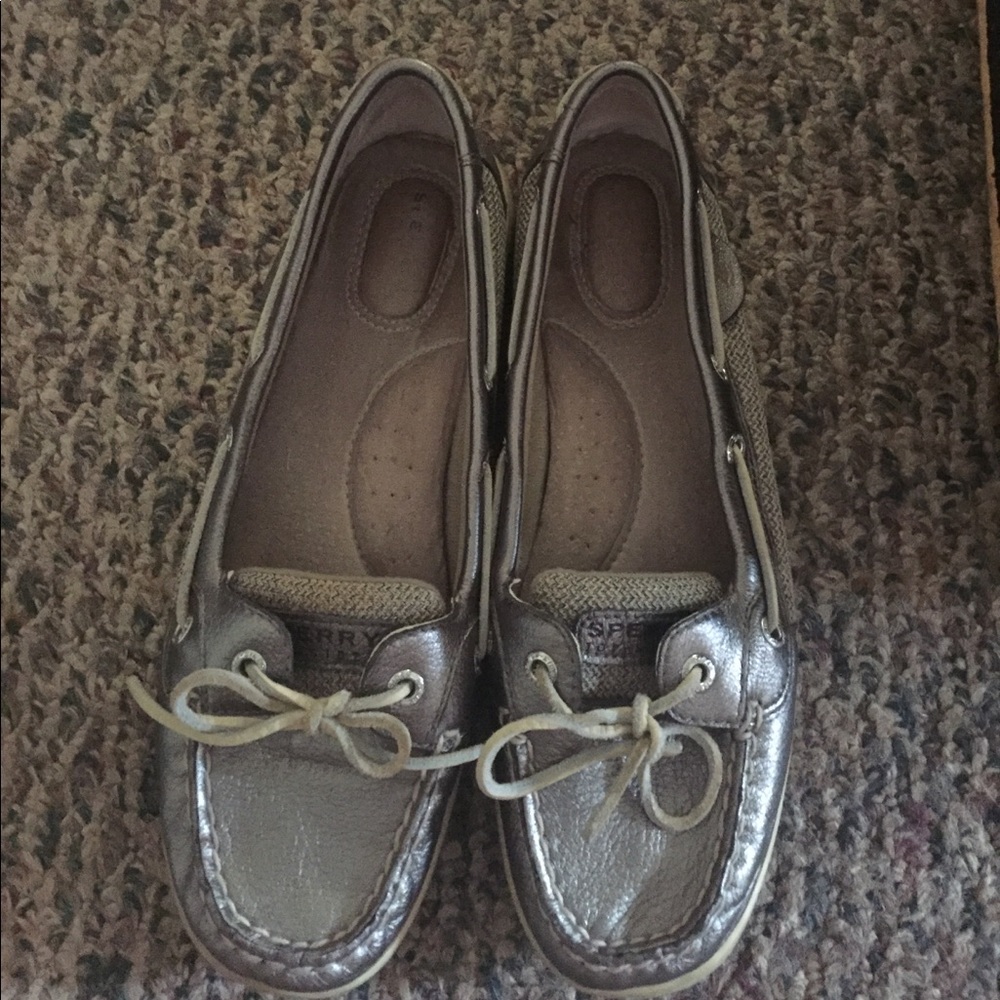 Sperrys size 9 silver