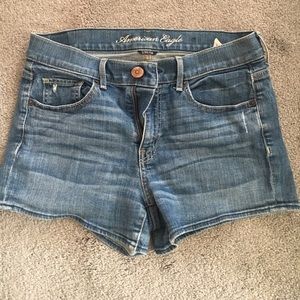 Mid Rise AE shorts. Size 8