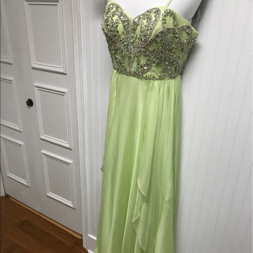 Prom dress. Evening Gown Lime green. Size 10👗