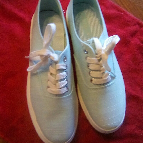 women's classic bal sneaker