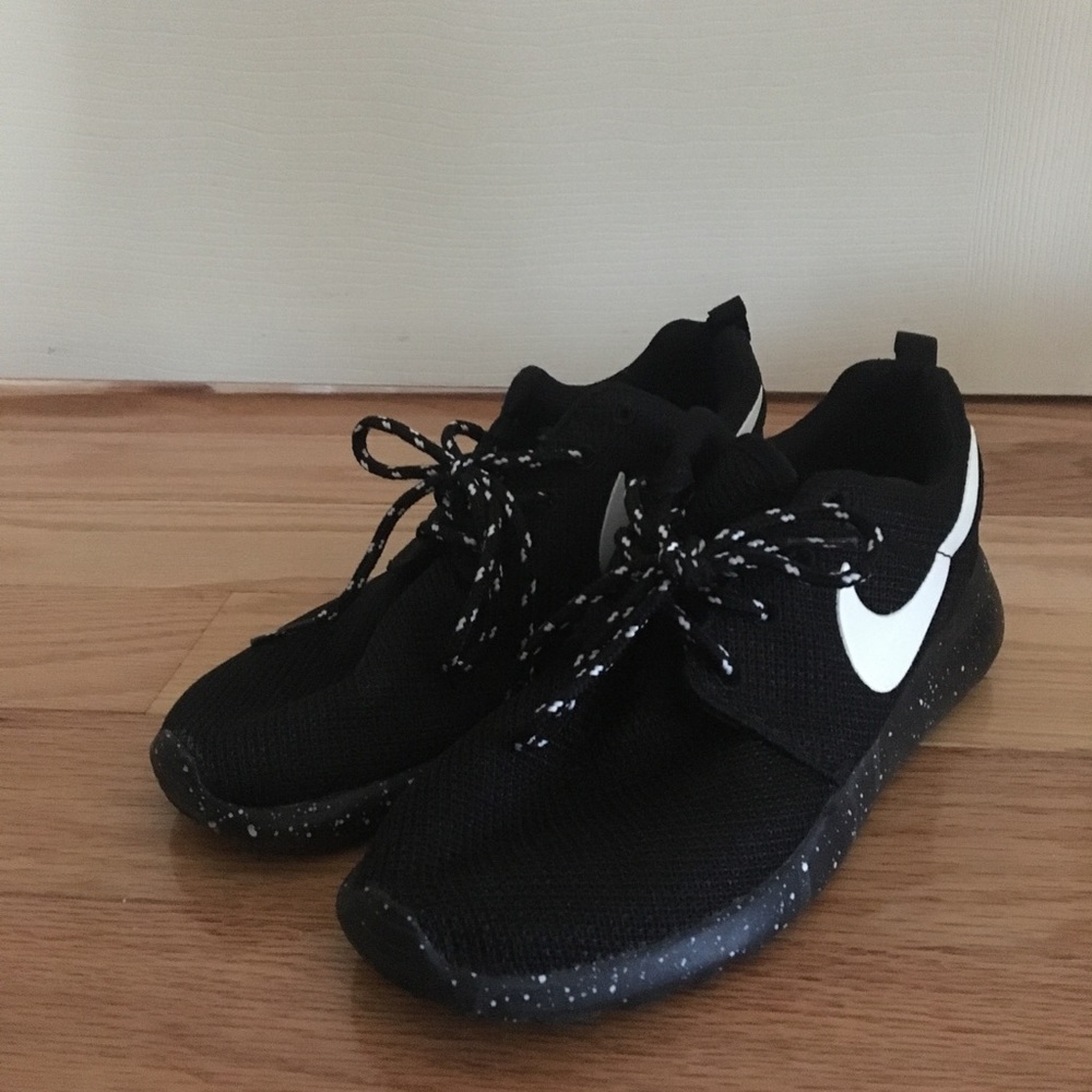 Nike Roshe Speckled Black