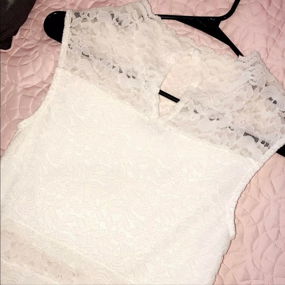 White Lace Romper (M) - Picture 4 of 4