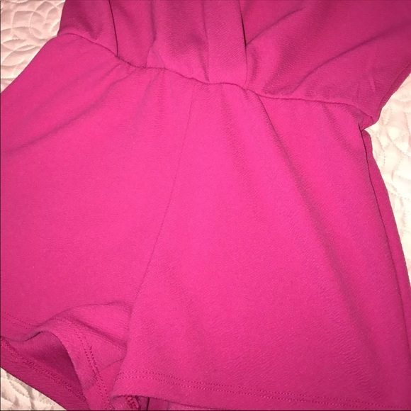 V Cut Elastic Waist Romper (S) - Picture 2 of 4