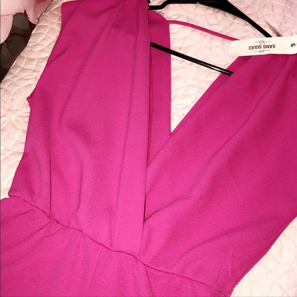 V Cut Elastic Waist Romper (S) - Picture 3 of 4