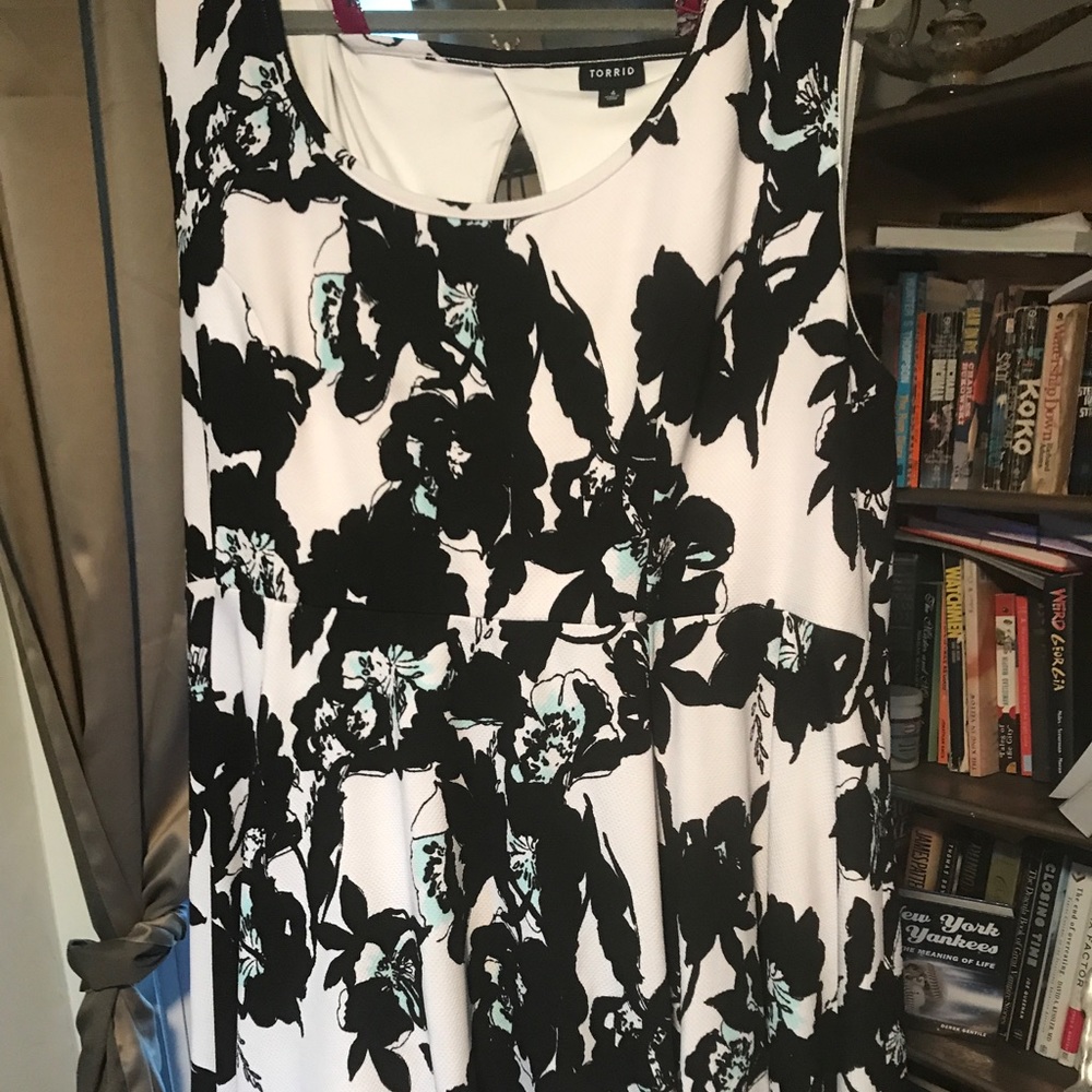 Torrid Plus Size black and white floral dress