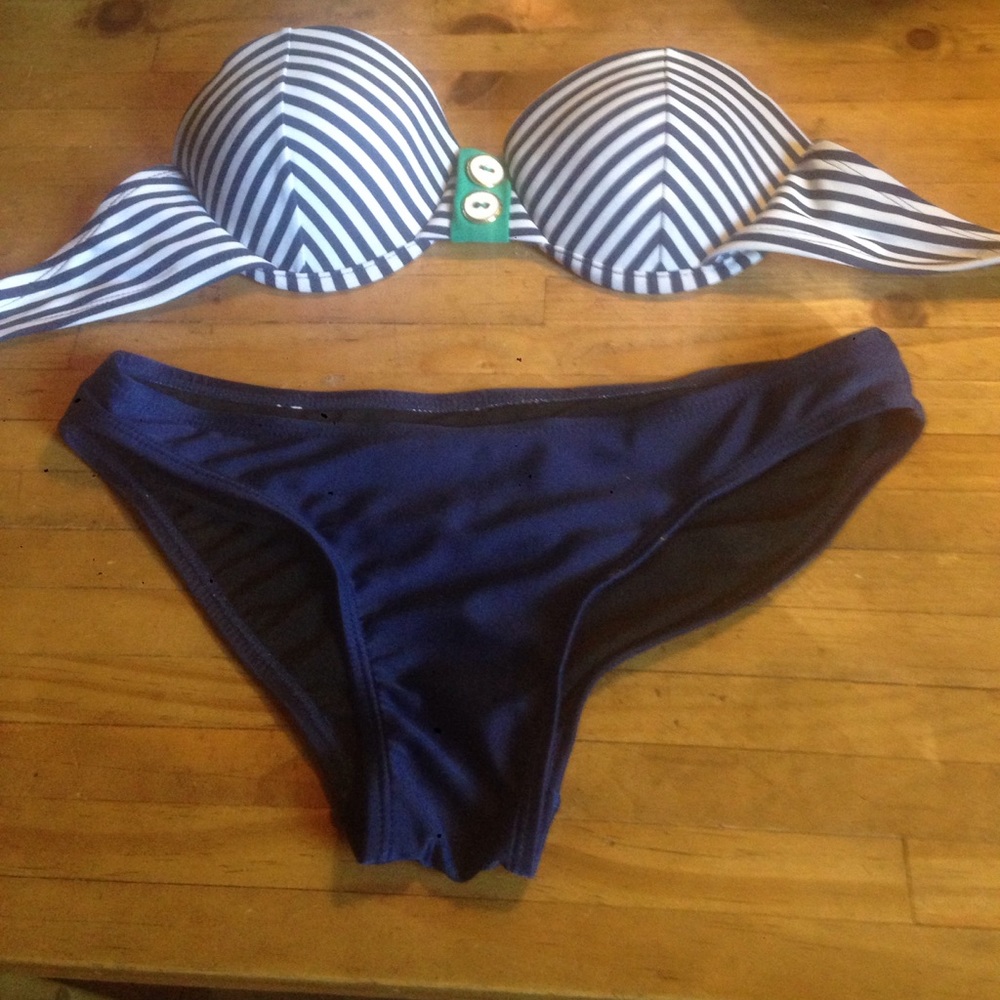Super cute bathing suite!