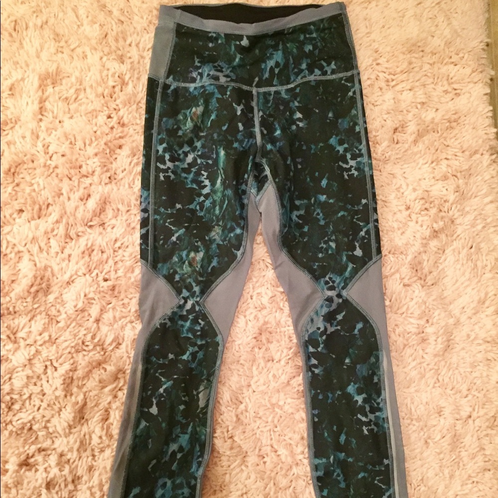 Lululemon 7/8 tights size 4