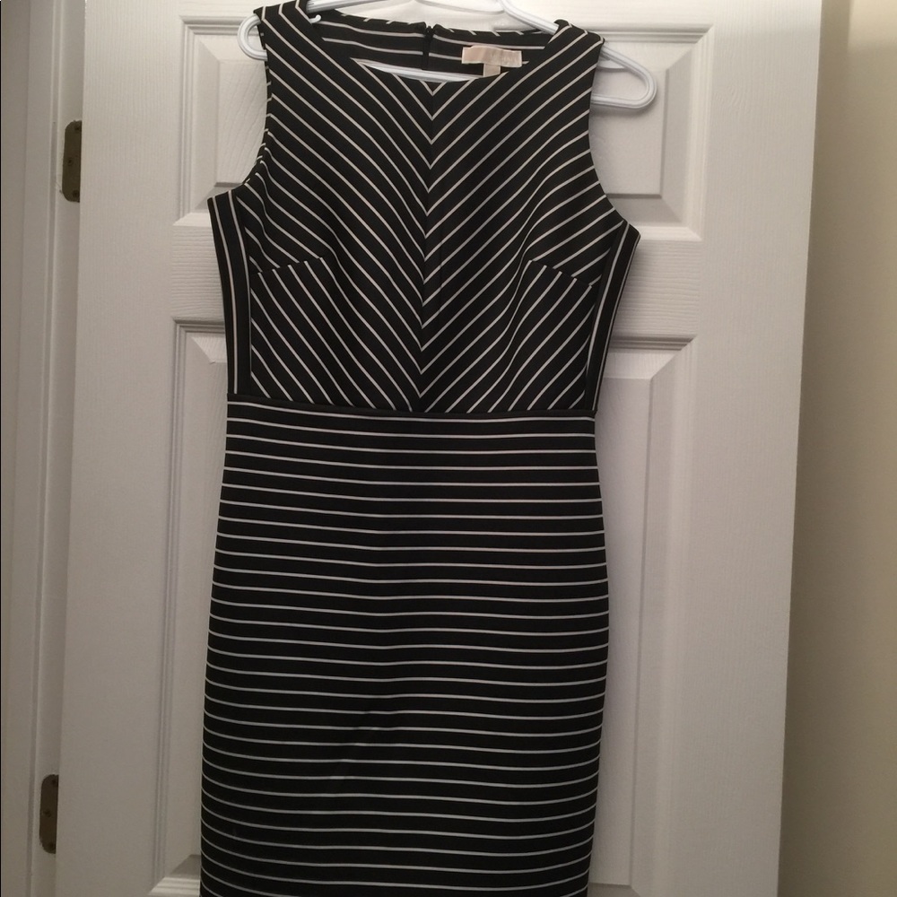 Beautiful New Michael Kors straight A-line dress