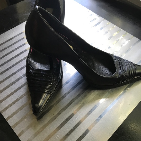 Shoes - Picture 2 of 6