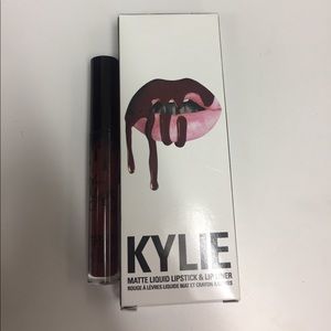Kylie cosmetics "Leo" matte lipstick