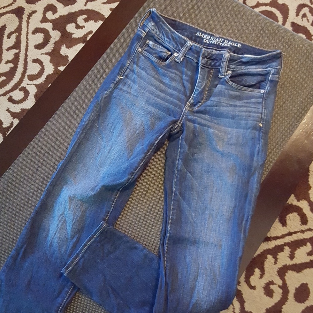 American Eagle skinny jean.