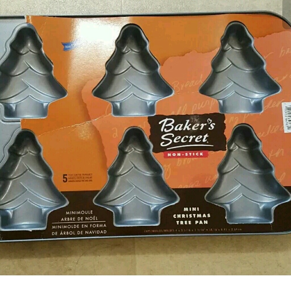 Bakers Secret Non Stick Mini Christmas Tree Cakes