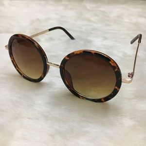 Vintage Style Round Tortoise Colored Sunglasses