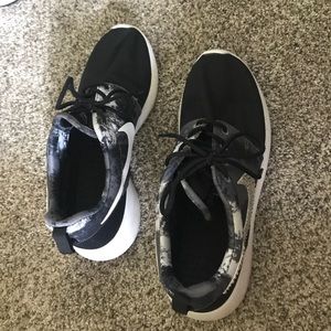 Nike Roshe / Glitter Kicks