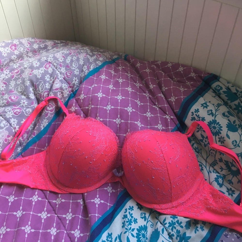 Victoria's Secret bombshell add 2 cups bra