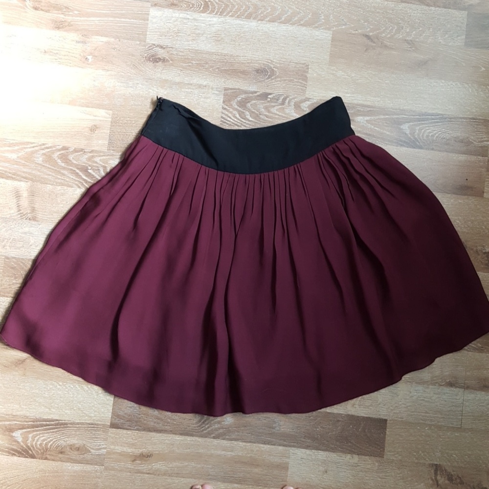 Banana republic maroon mini flare skirt