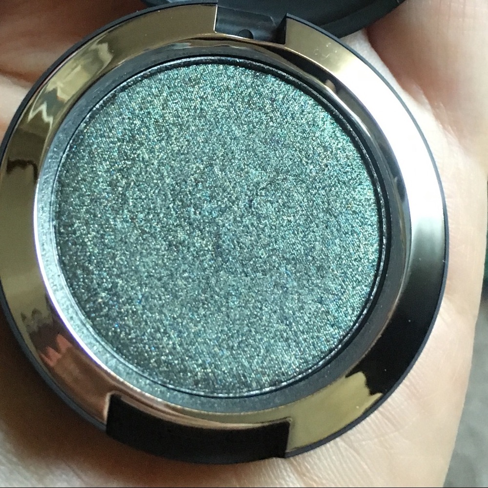 Mac Bird of Prey Pressed Pigment eyeshadow