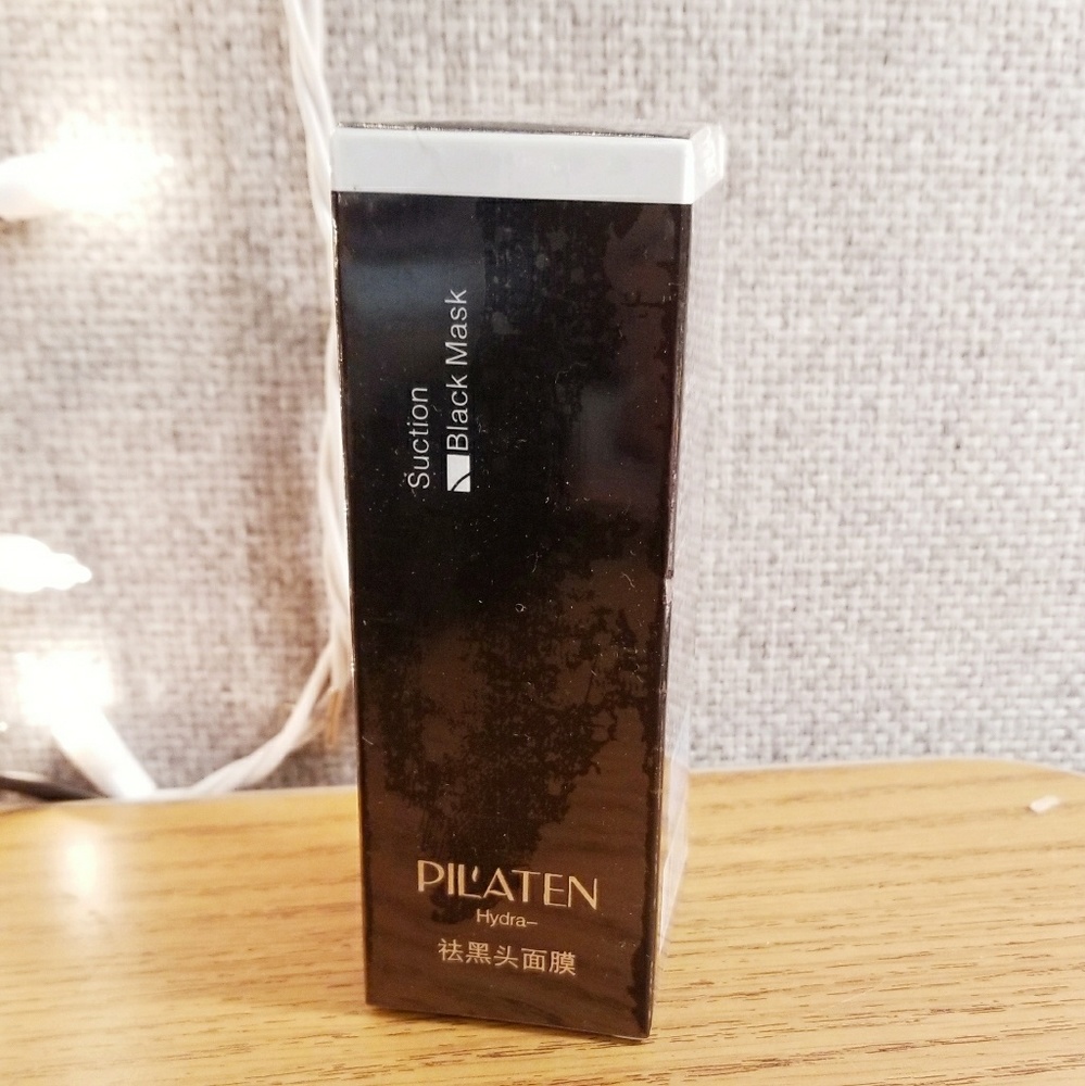 🎀SOLD🎀 Black charcoal mask, 60g tube. Brand new.