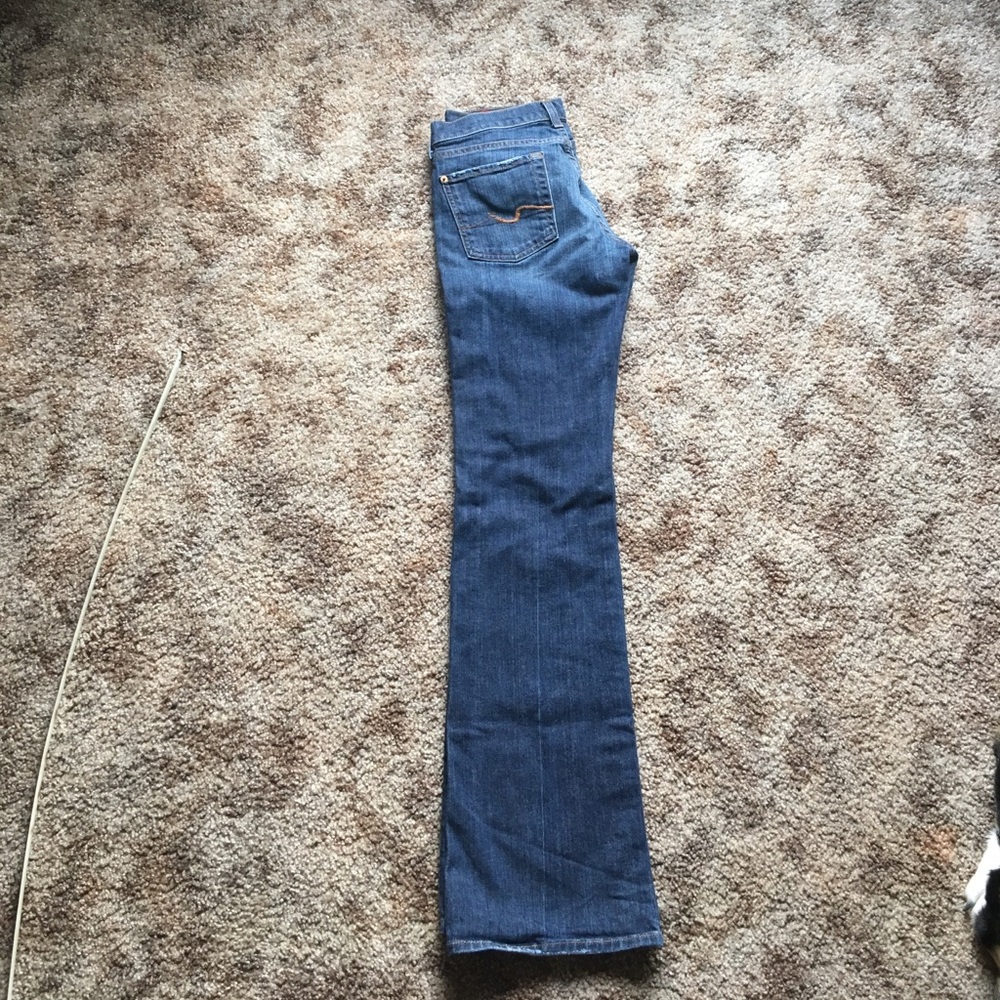 7 for all mankind jenas! 28 x 32!