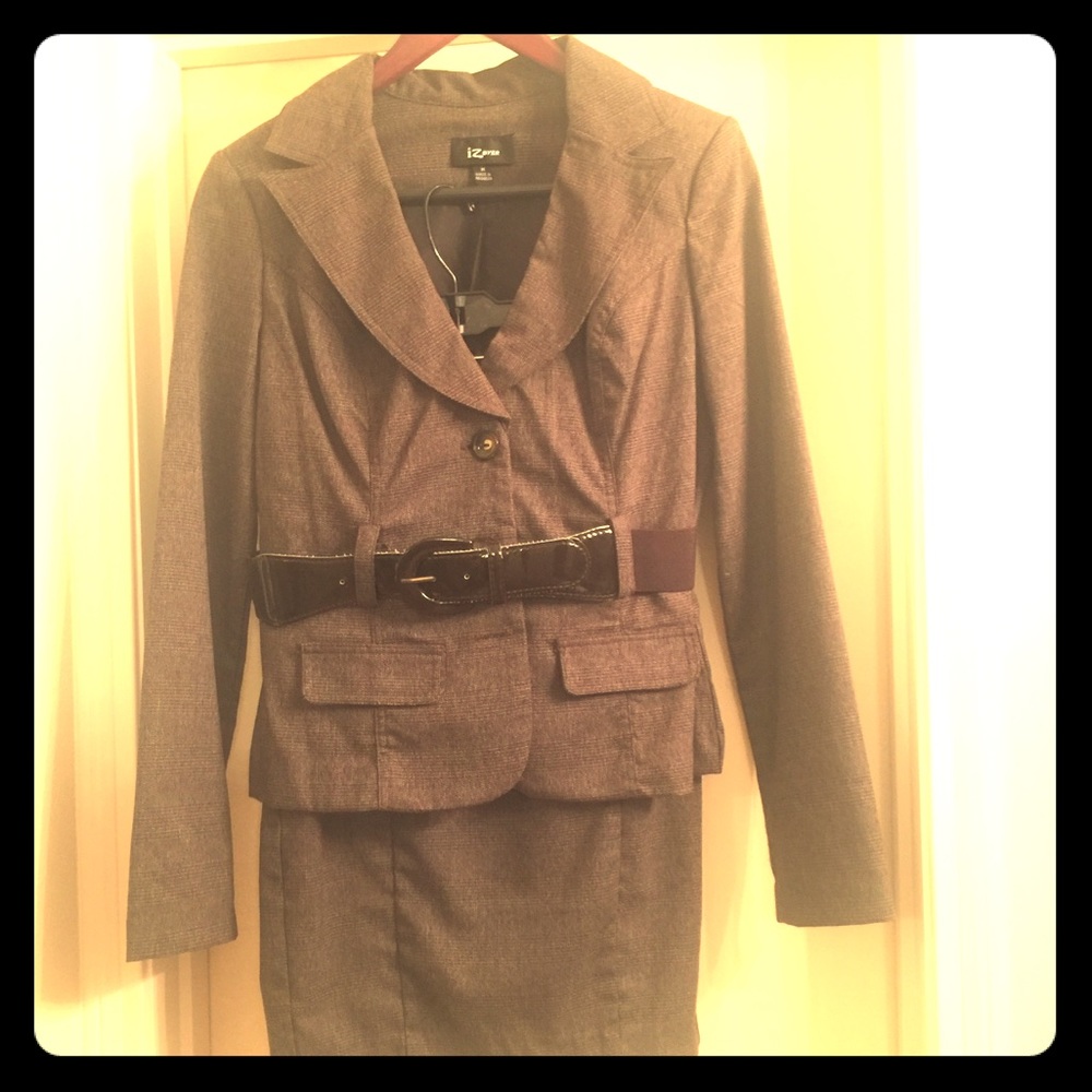 IZbyer 2 piece skirt suit - size med NEW PIX
