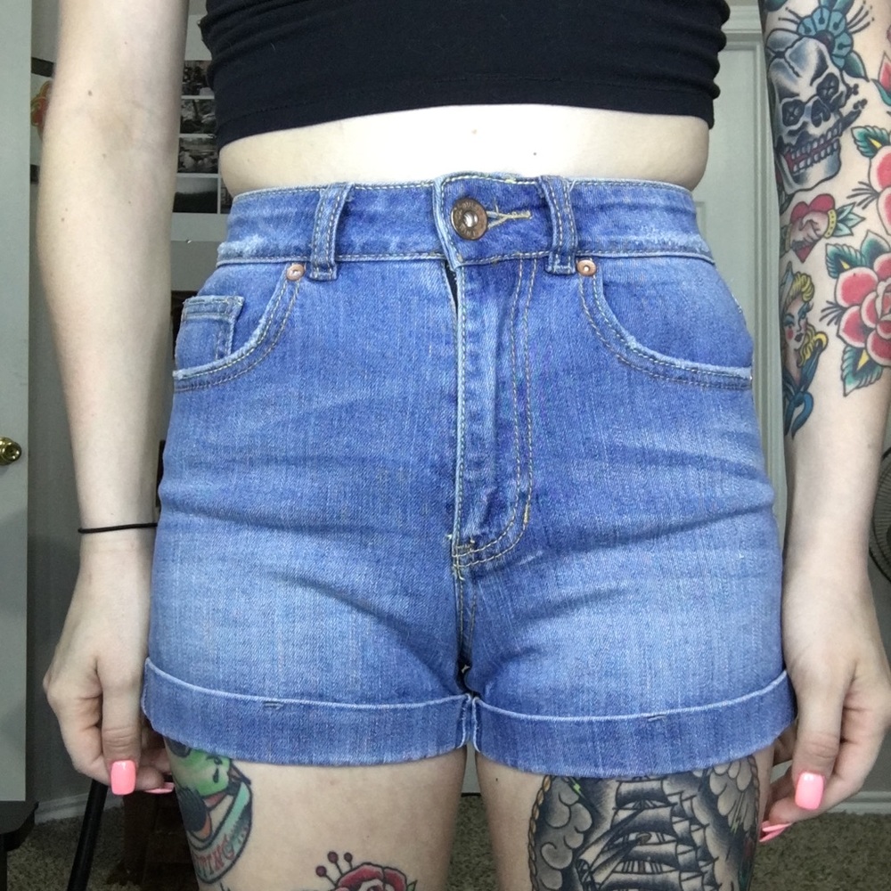 Bullhead Mom denim shorts