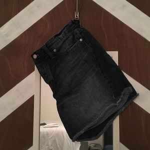 MADEWELL High rise denim boyfriend style shorts.