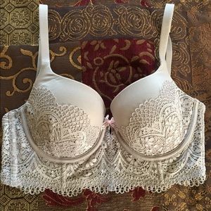 BRAND NEW Victoria's Secret 34 D Bra