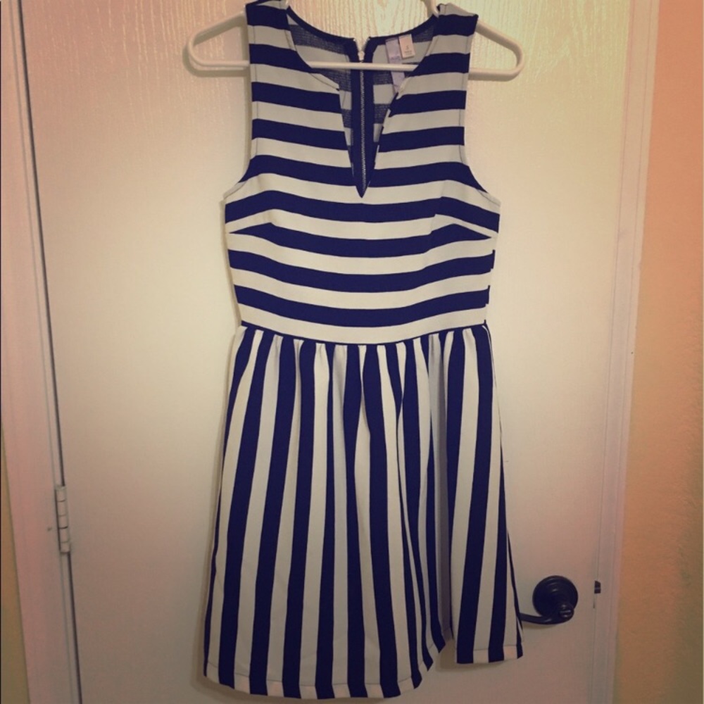Adorable dress purchased online but doesn't fit