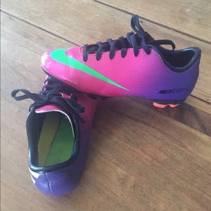 Girls size 1 Nike soccer cleats