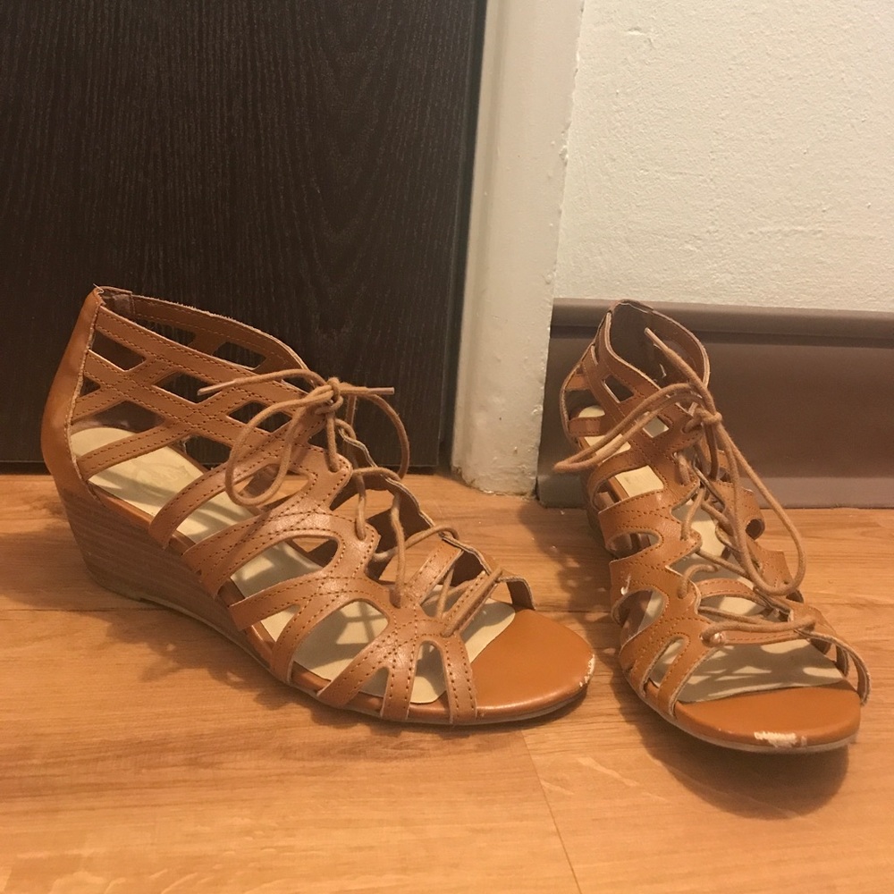 Women's Tan Wedges (Size 9)