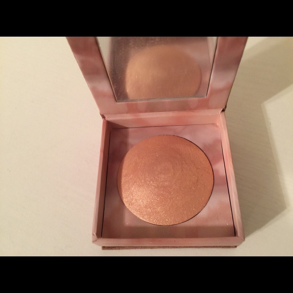 Urban Decay Illuminated Shimmering Powder- Aura - Picture 5 of 8