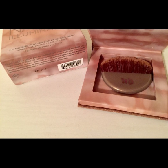 Urban Decay Illuminated Shimmering Powder- Aura - Picture 7 of 8