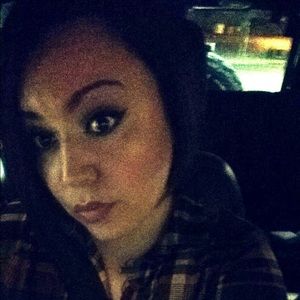 Meet your Posher, Elissa