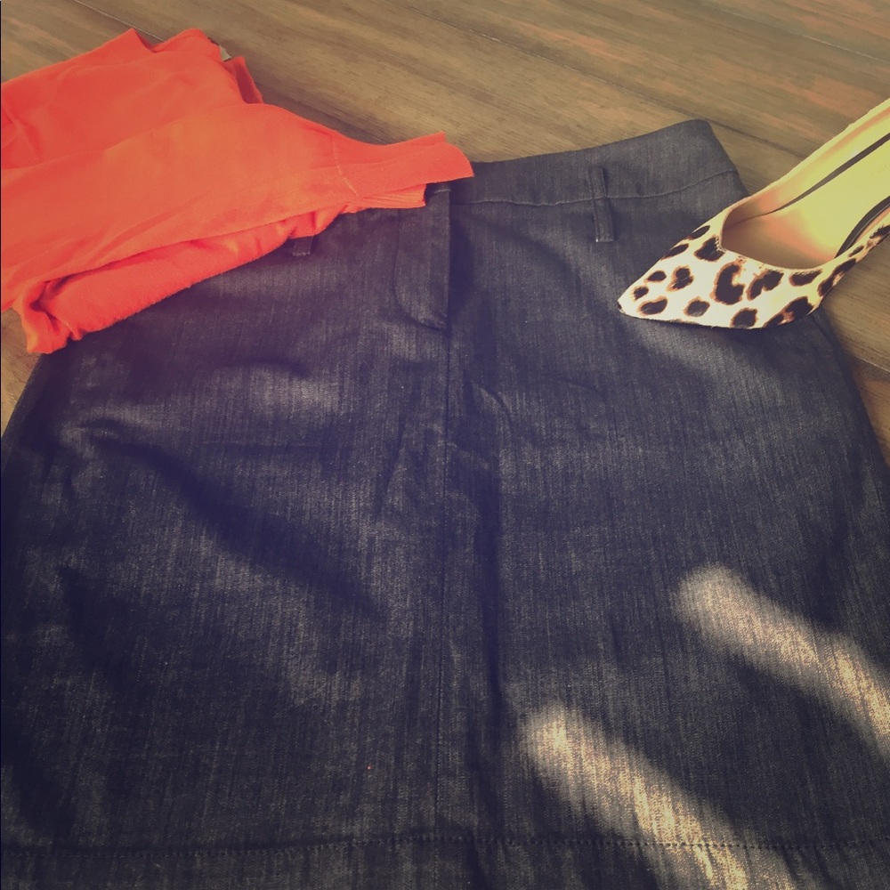 Loft pencil skirt 2P