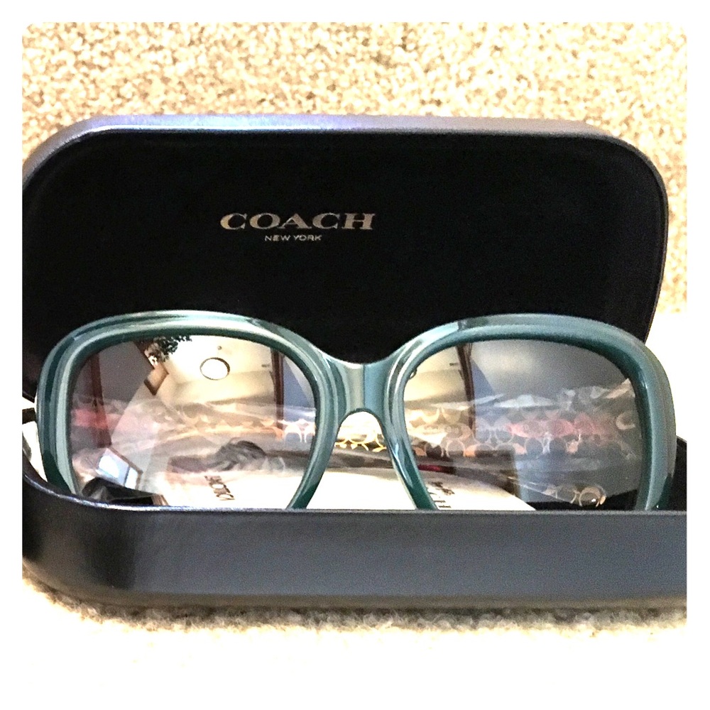 Coach sunglasses HC8207