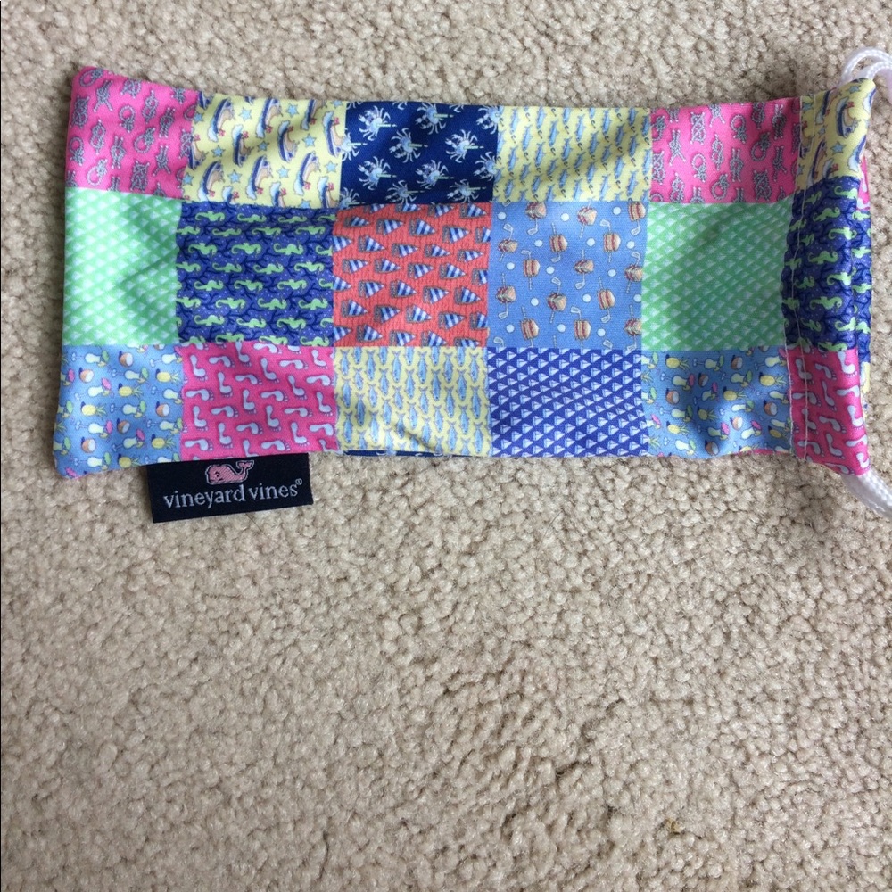 Vineyard Vines Drawstring Glasses Pouch
