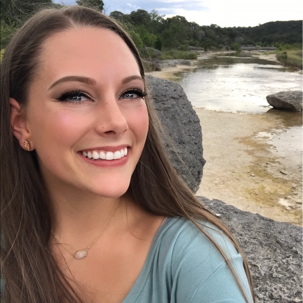 Meet your Posher, Kayla