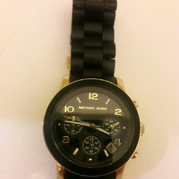 NEW Authentic Michael  Kors Unisex Medium Face main image 4