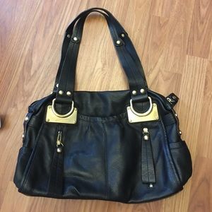 B. Makowsky handbag