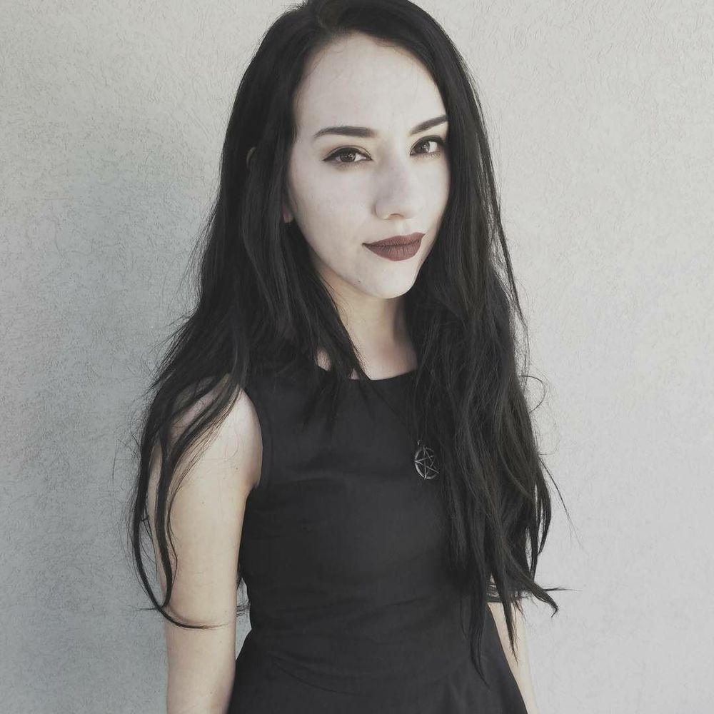 Meet your Posher, Valeria