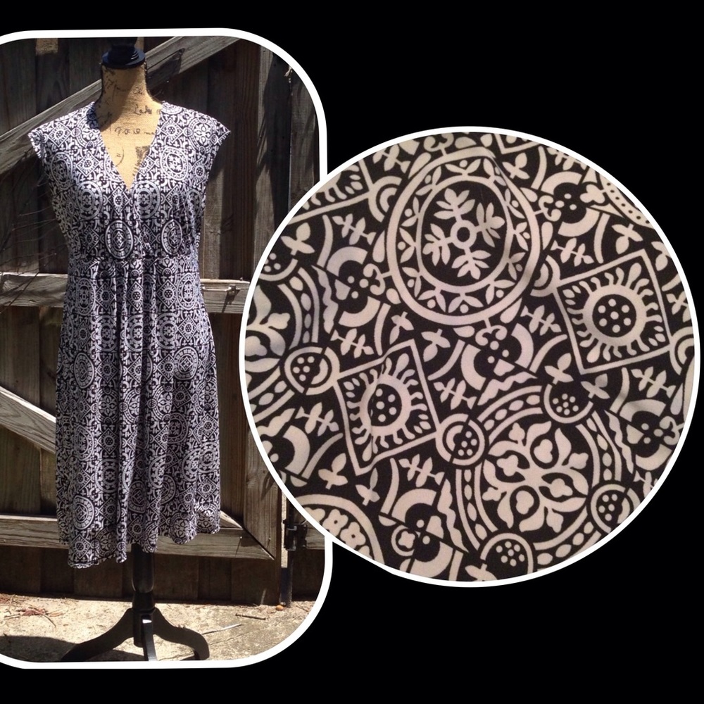 Merona Black White Crossover V Neck Dress Large