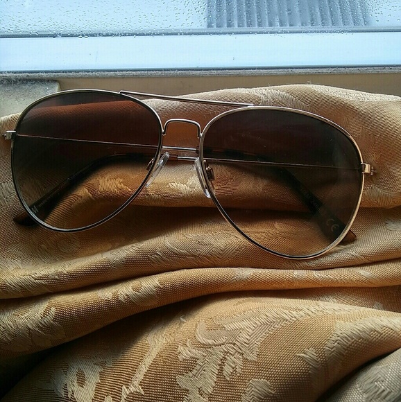 Meet your Posher, Nya - Picture 1 of 2