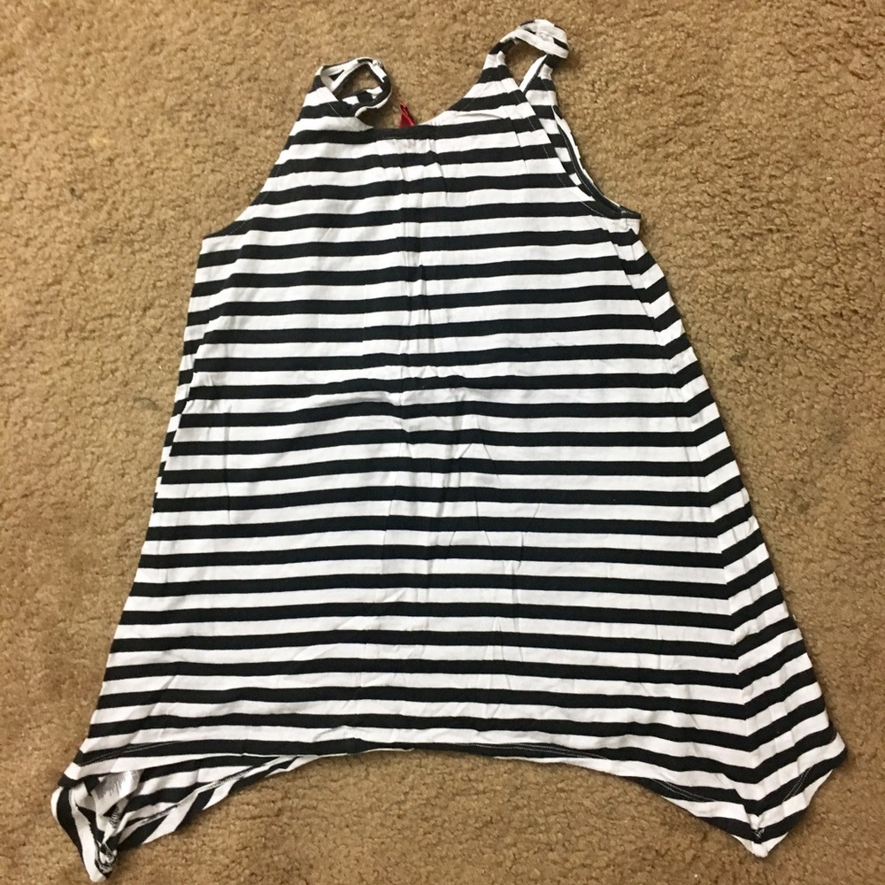 🐾😸Black and White Stripped tank top