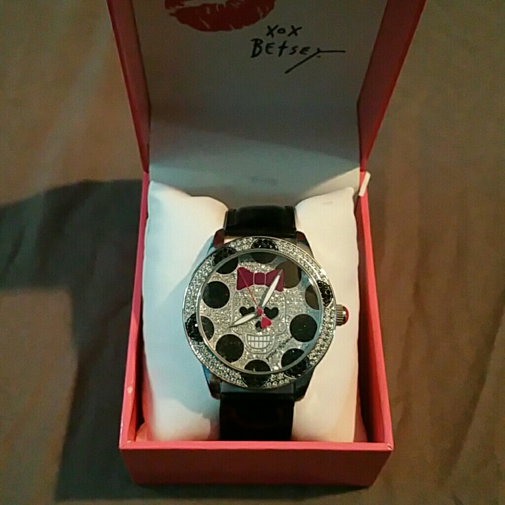 Betsey Johnson skull watch
