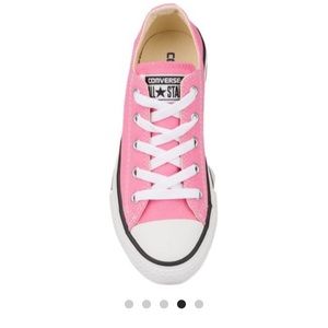 Women 10 Pink Converse only worn a few times ⭐️