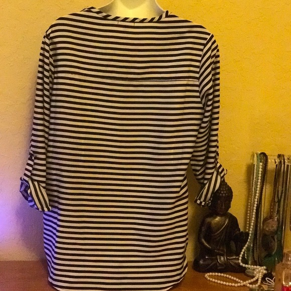 Black and white blouse - Picture 6 of 6