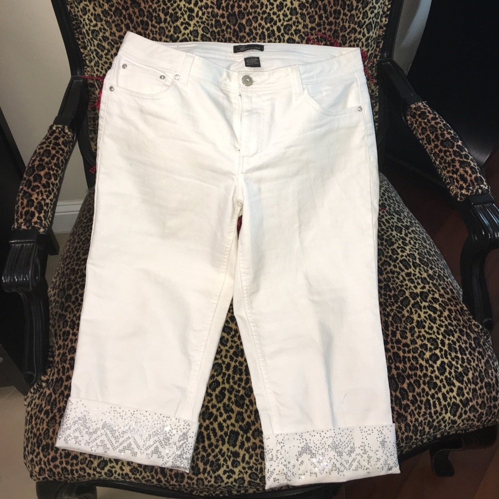 Baccini white capri jeans