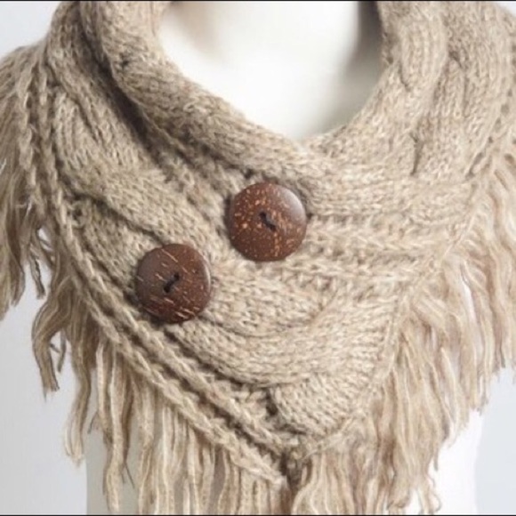 ❄️SOLD❄️ Cable-knit Fringe Infinity Scarf - Picture 2 of 2