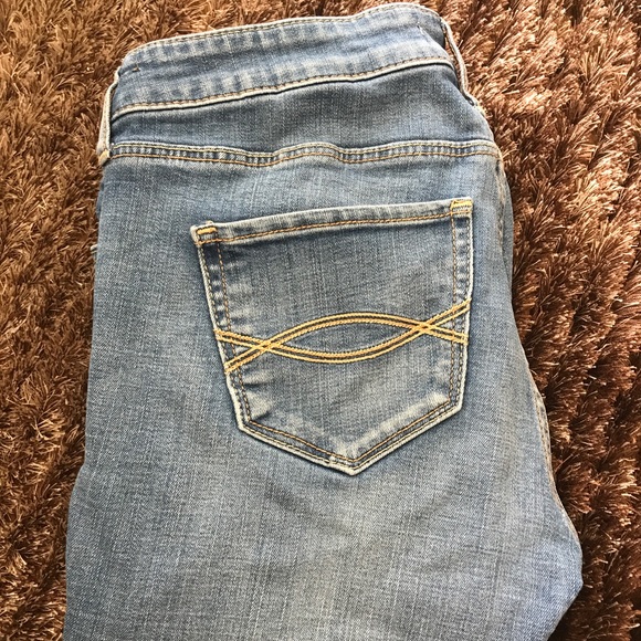 A&F light wash jeans - Picture 1 of 4
